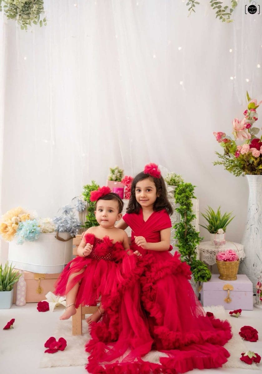 Siblings photoshoot preview — brother and sister portrait in Gurgaon by Priyansh Bhardwaj.